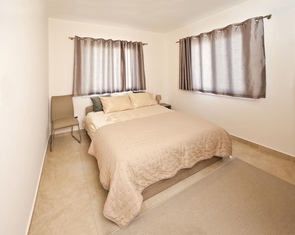 Faros Court Prestige Apartment Pafos Zewnętrze zdjęcie