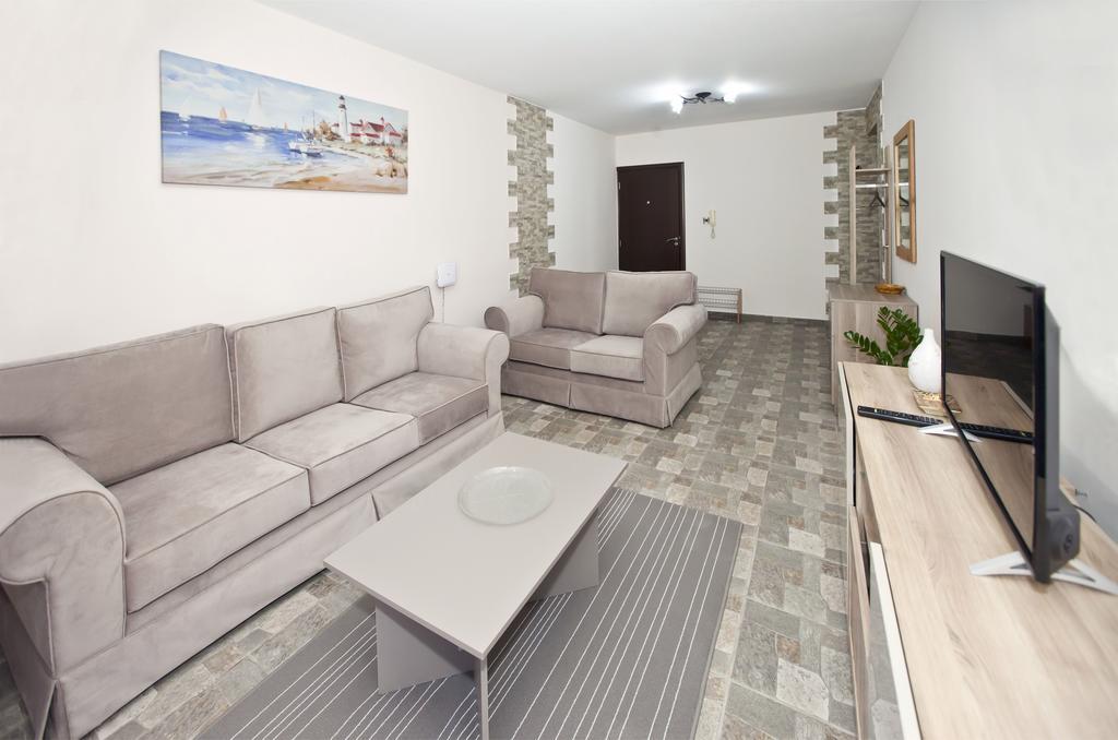 Faros Court Prestige Apartment Pafos Zewnętrze zdjęcie